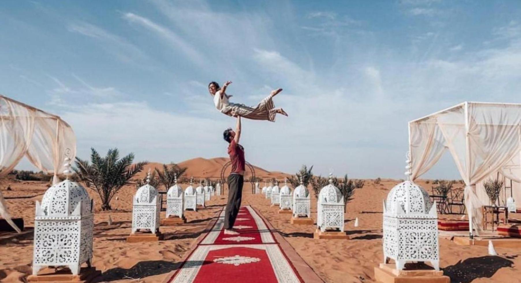 Luxury Bedouin Camp Bed & Breakfast Merzouga Bagian luar foto