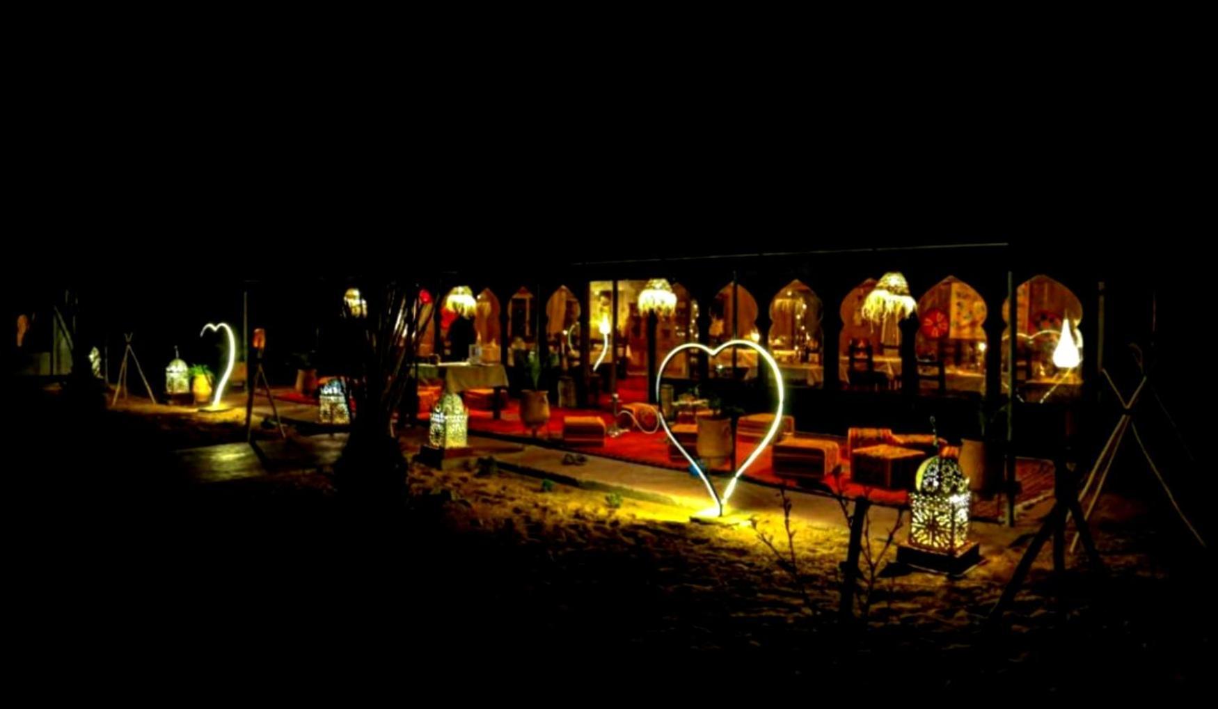 Luxury Bedouin Camp Bed & Breakfast Merzouga Bagian luar foto