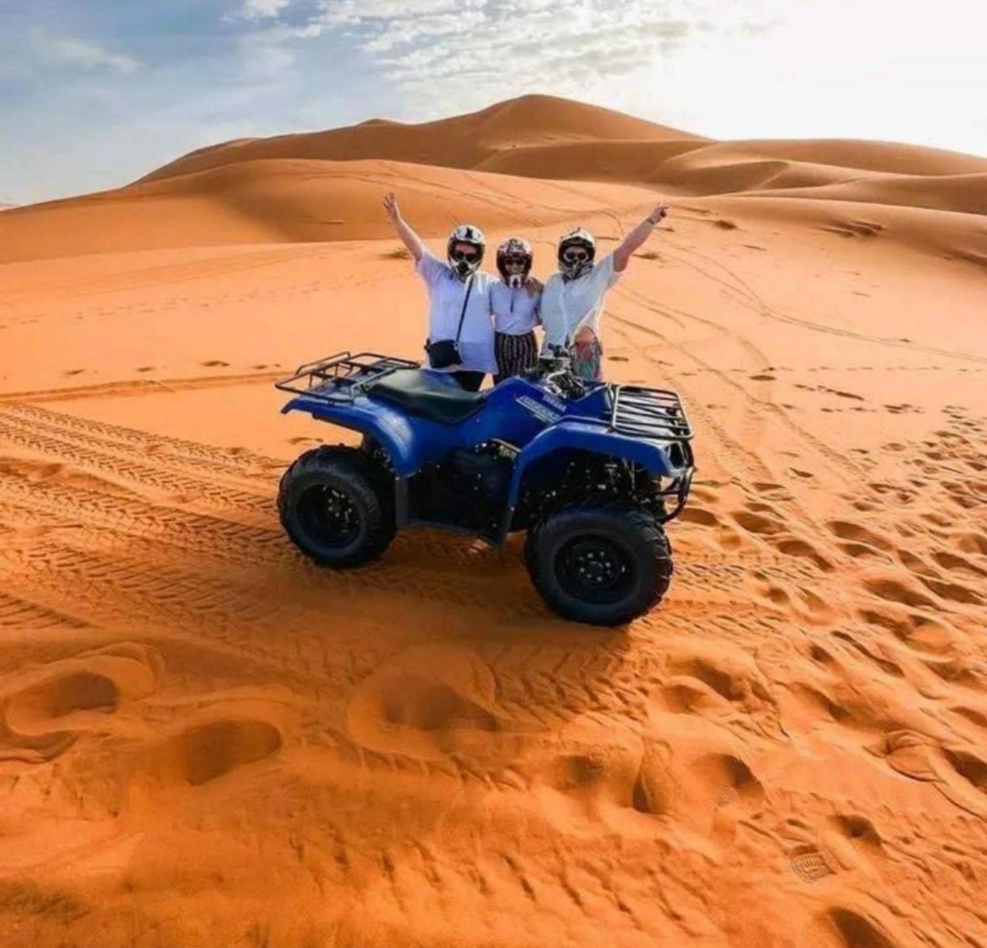 Luxury Bedouin Camp Bed & Breakfast Merzouga Bagian luar foto