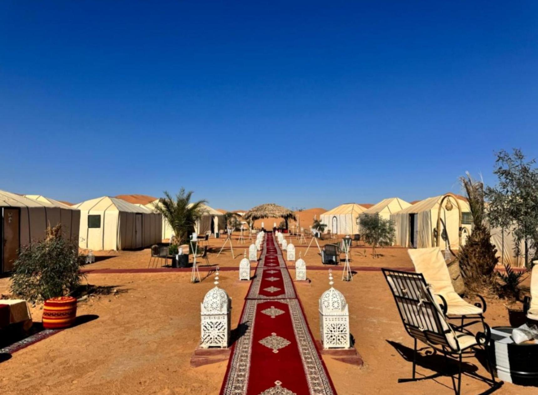 Luxury Bedouin Camp Bed & Breakfast Merzouga Bagian luar foto